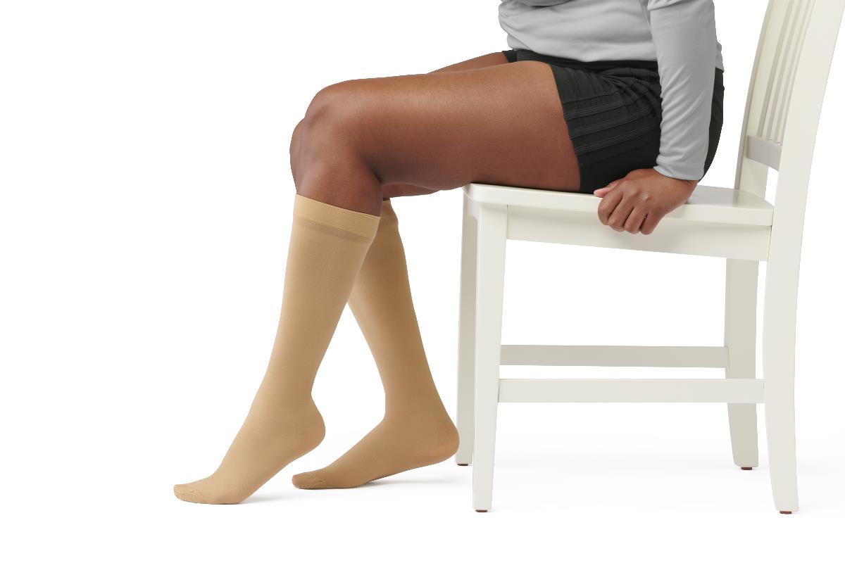 CURAD Knee Compression Hosiery 15-20mmHg Tan F Regular 1Pr